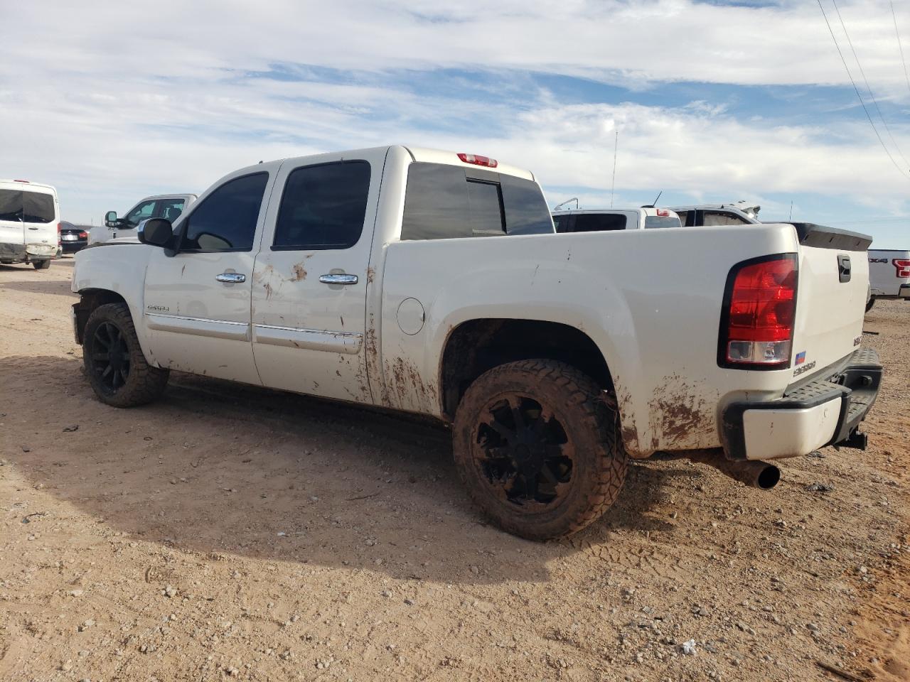2013 GMC Sierra - Image 2