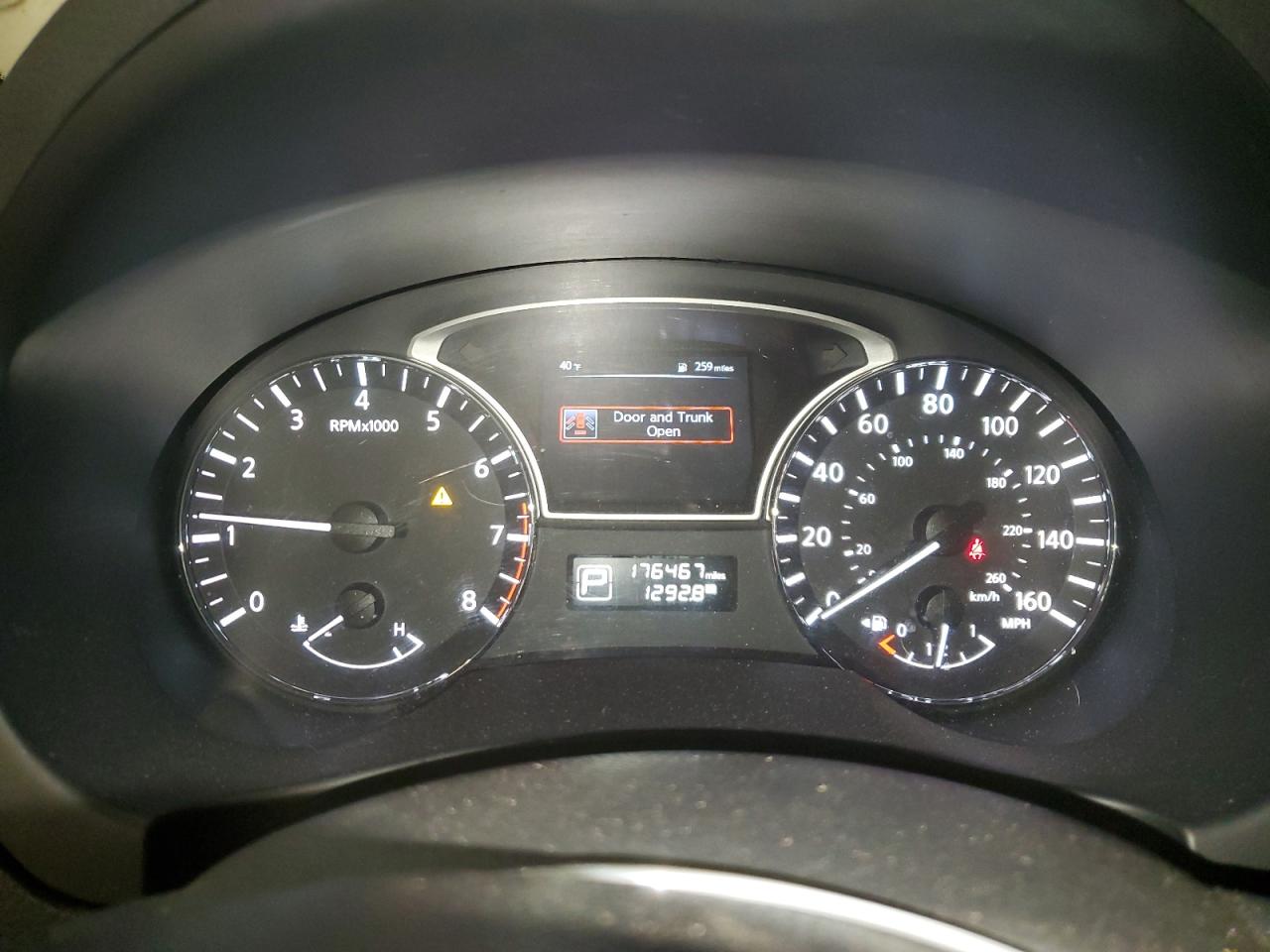 2015 Nissan Altima - Image 9