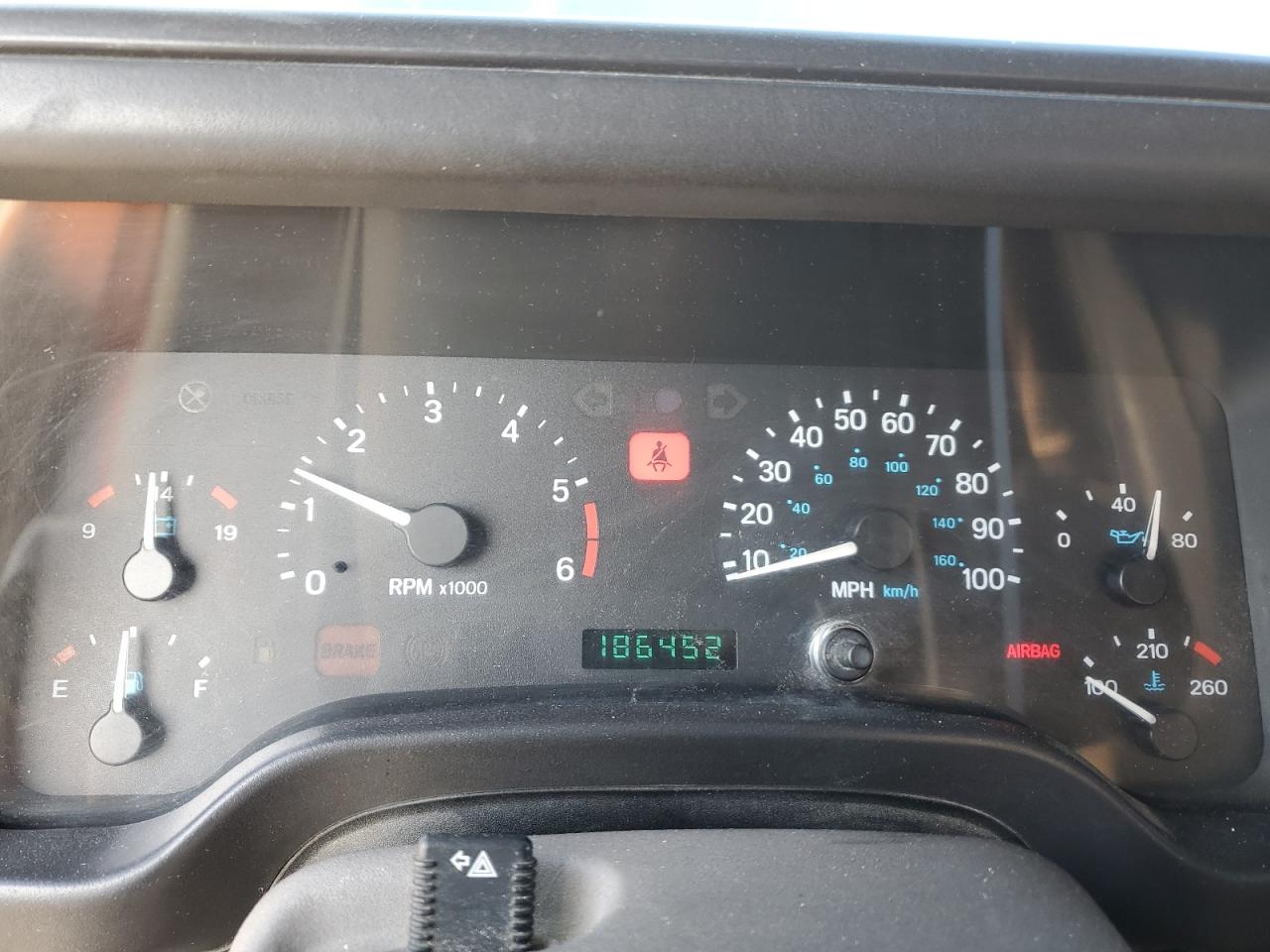 1998 Jeep Wrangler - Image 9