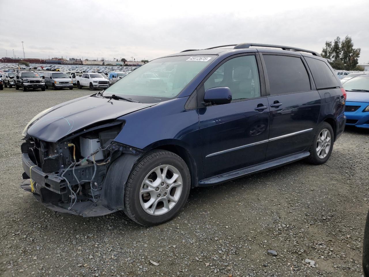 2006 Toyota Sienna - Image 1