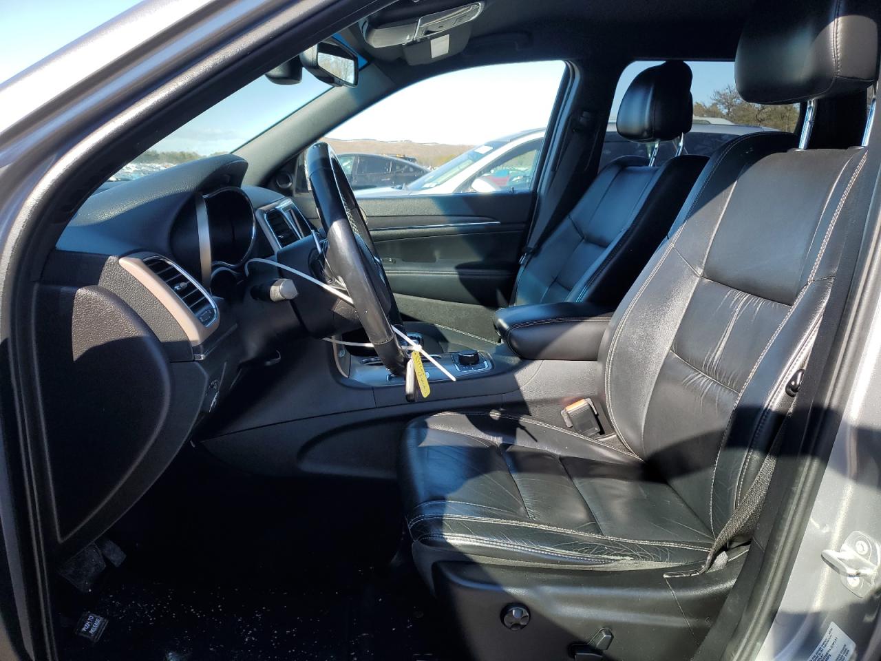 2015 Jeep Grand Cherokee - Image 7