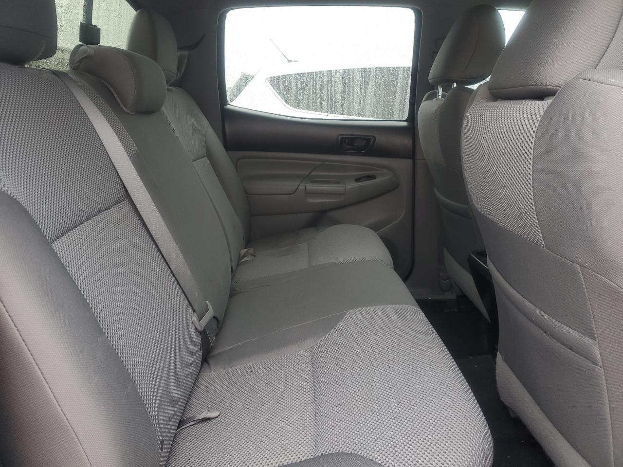 2015 Toyota Tacoma - Image 10