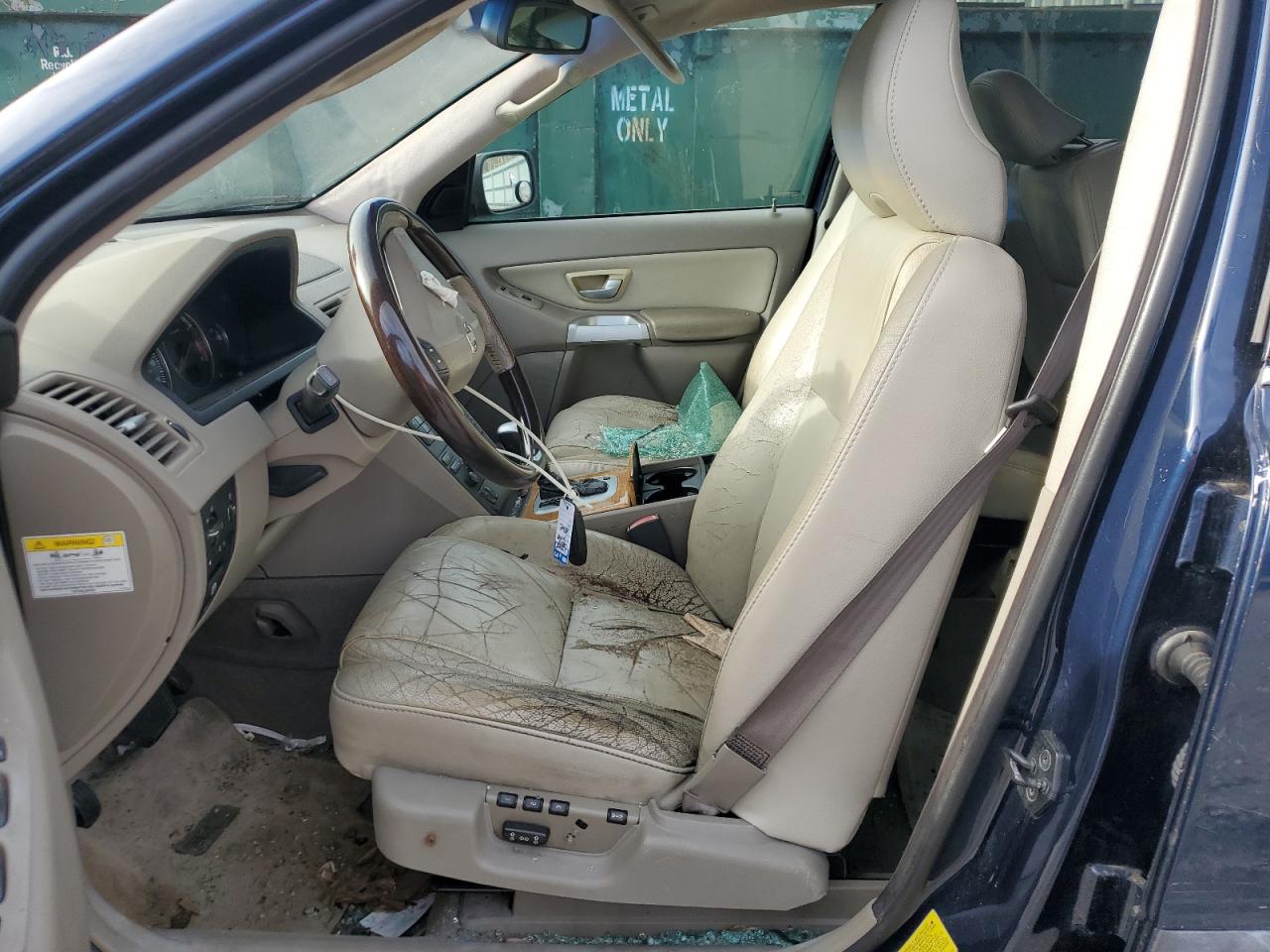2004 Volvo XC90 - Image 7