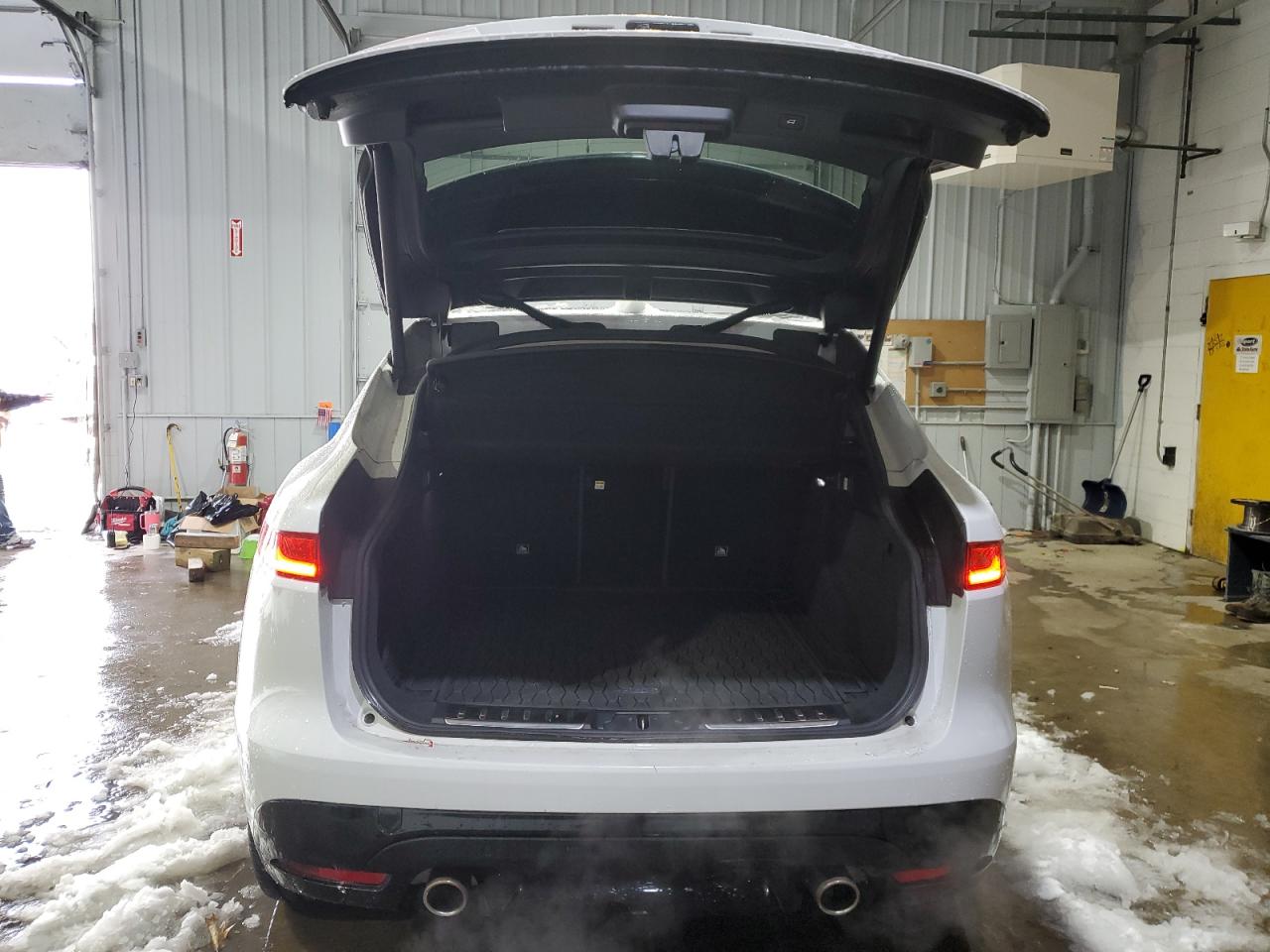 2019 Jaguar F-Pace - Image 6