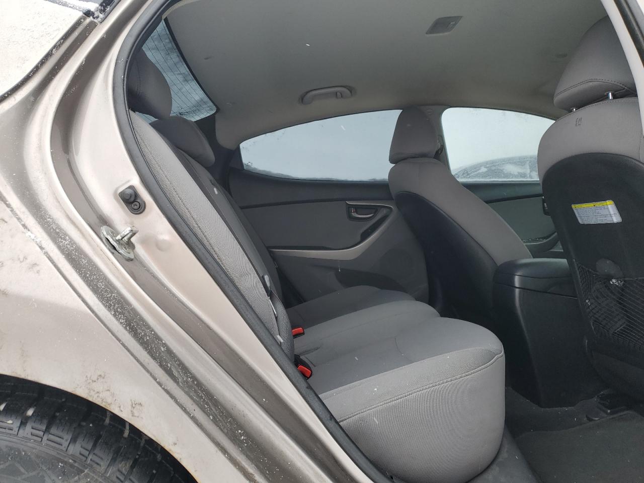 2013 Hyundai Elantra - Image 10