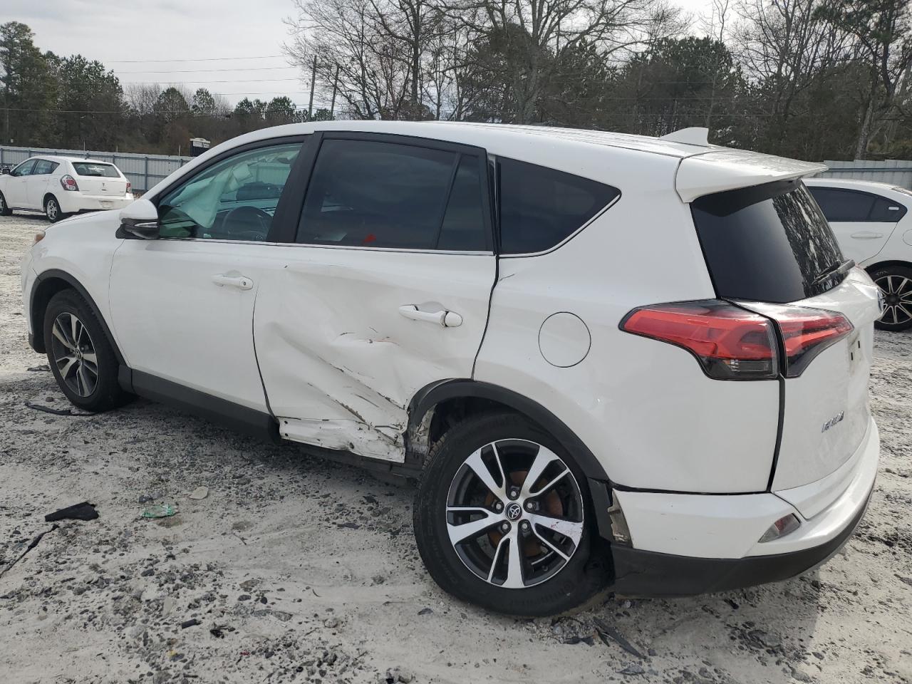 2018 Toyota RAV 4 - Image 2