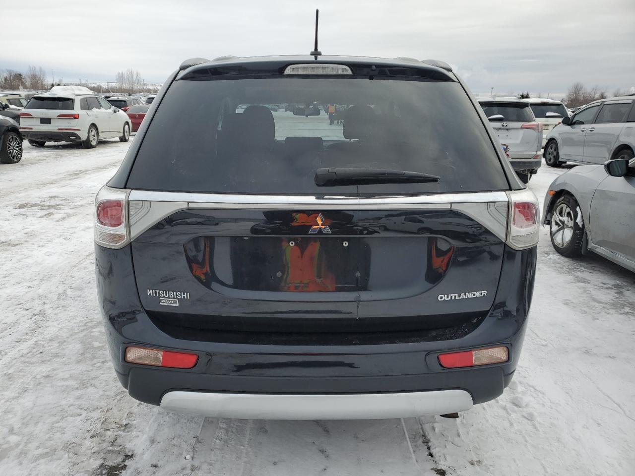 2015 Mitsubishi Outlander - Image 6