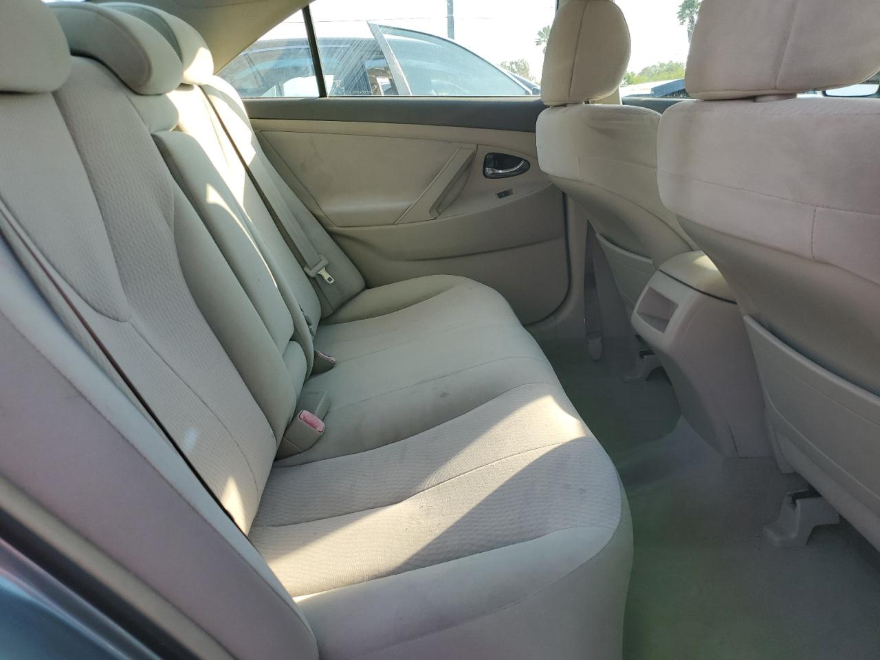2010 Toyota Camry - Image 10