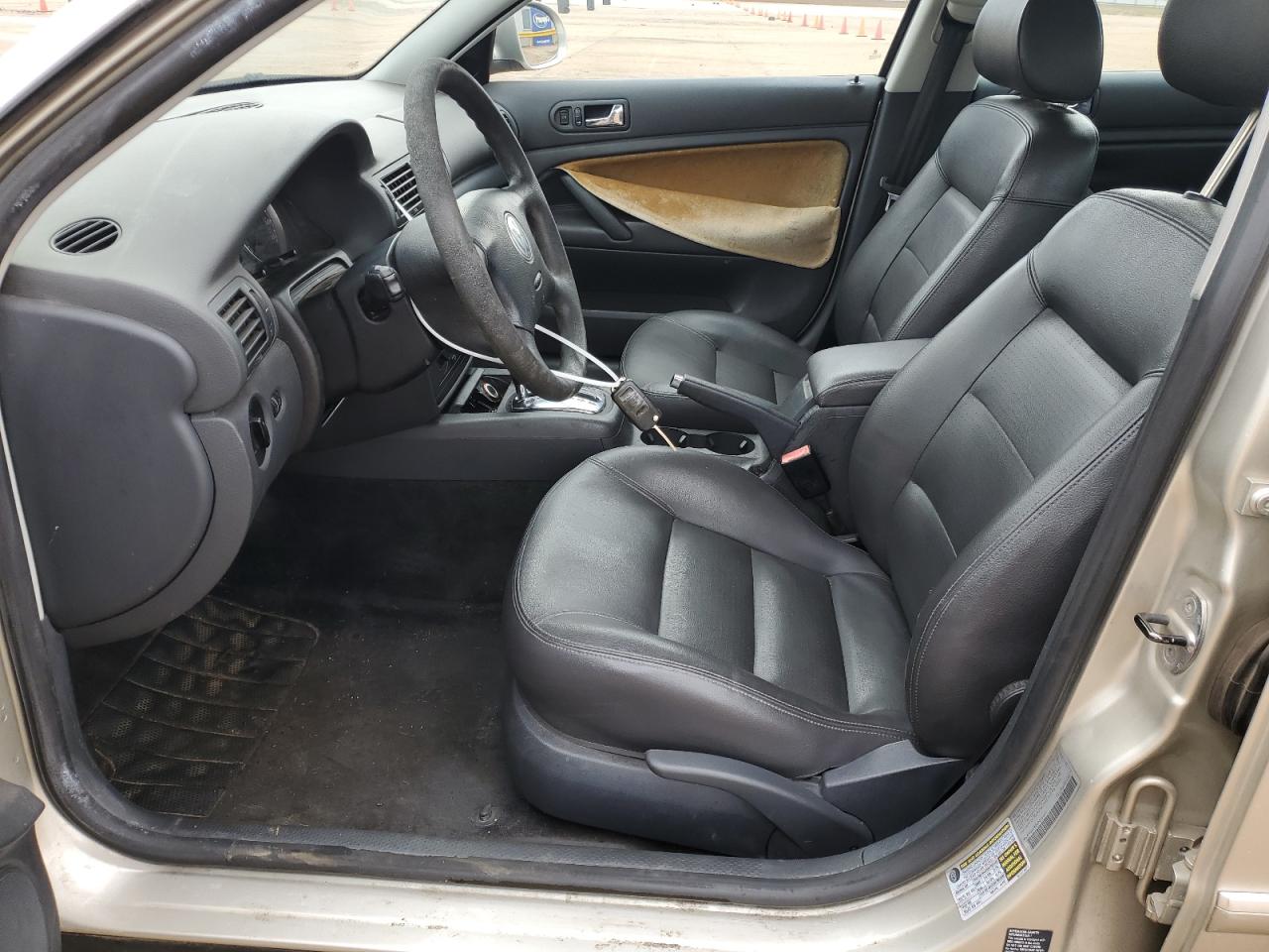 2005 Volkswagen Passat - Image 7
