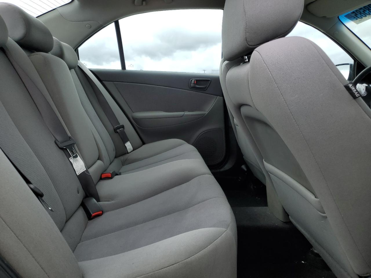 2010 Hyundai Sonata - Image 11