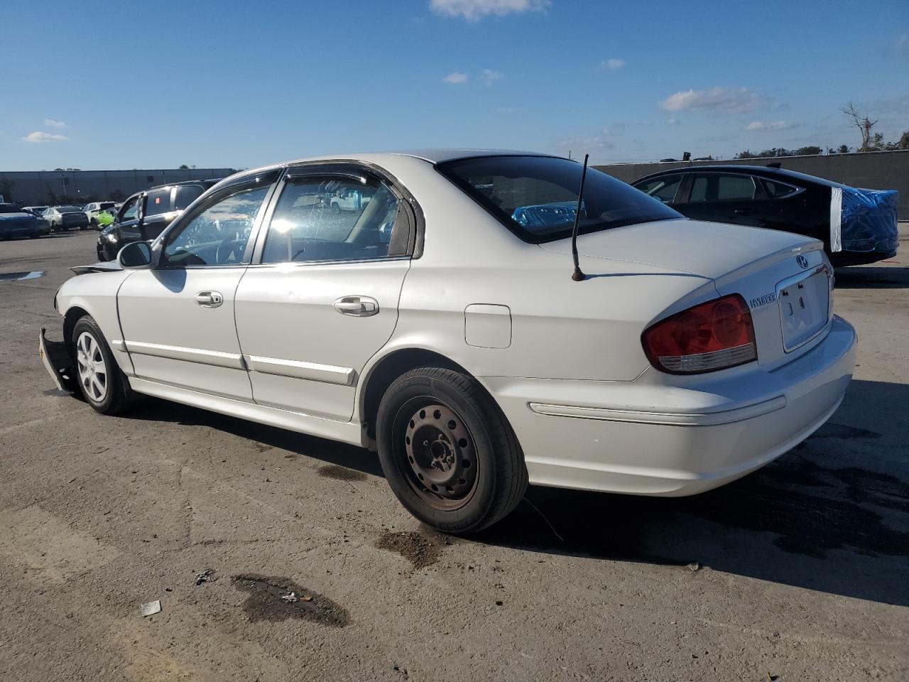2003 Hyundai Sonata - Image 2