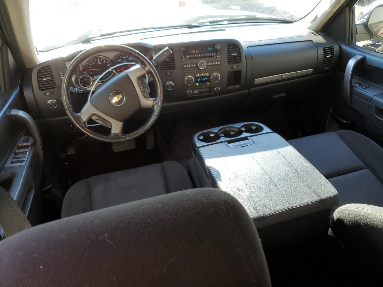 2013 Chevrolet Silverado - Image 8