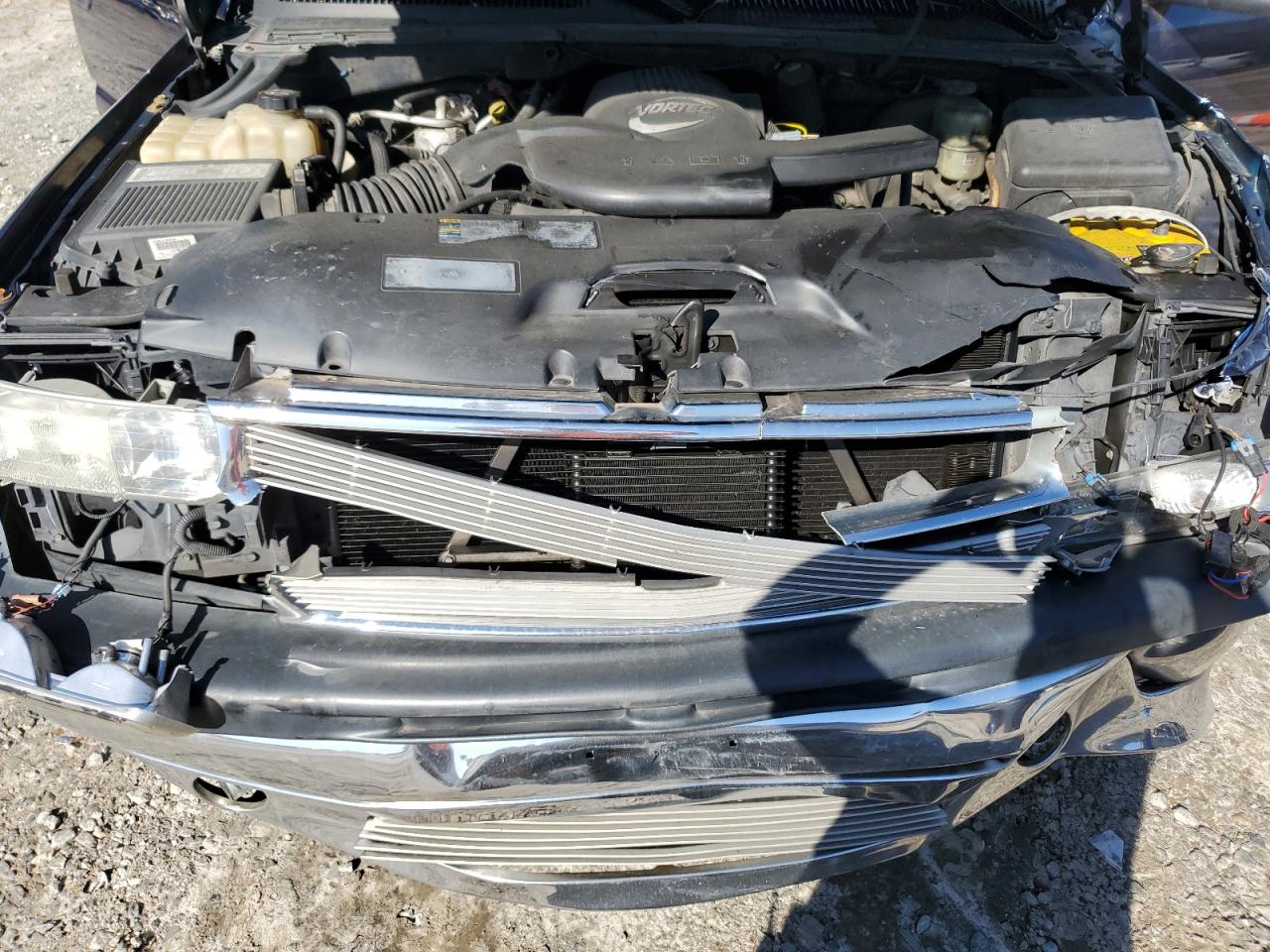 2002 Chevrolet Tahoe - Image 12