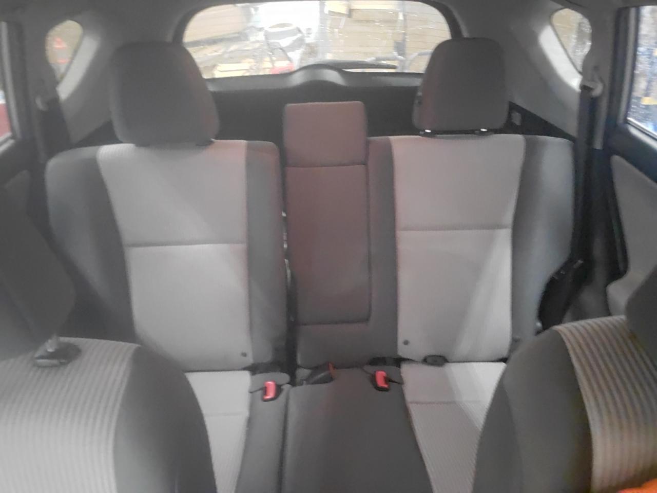 2015 Toyota RAV 4 - Image 10