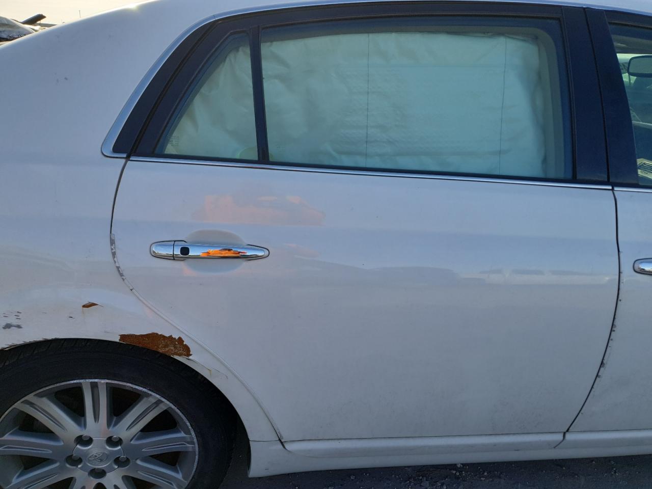 2008 Toyota Avalon - Image 10