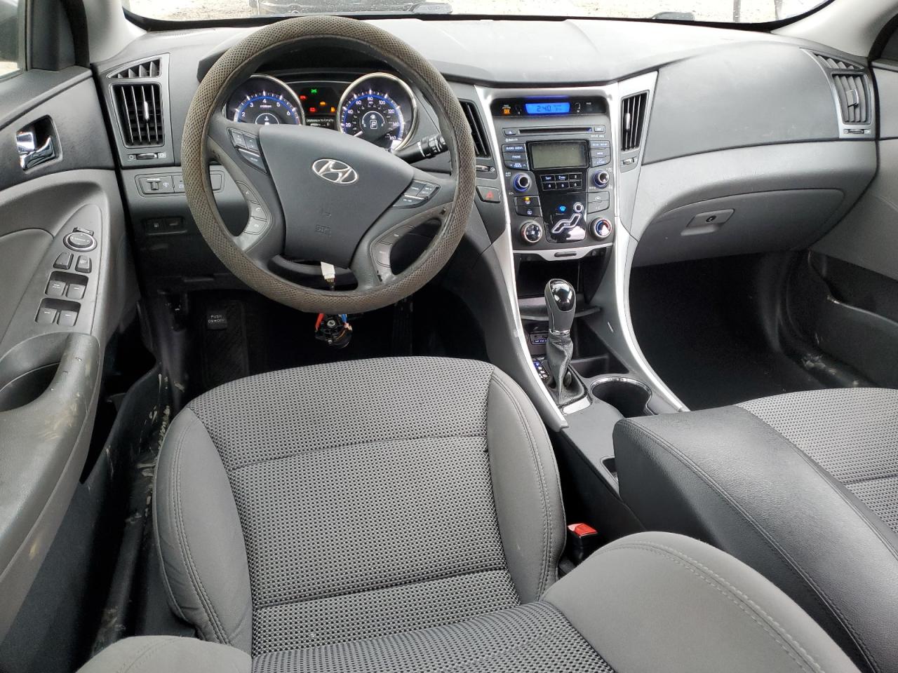 2012 Hyundai Sonata - Image 8