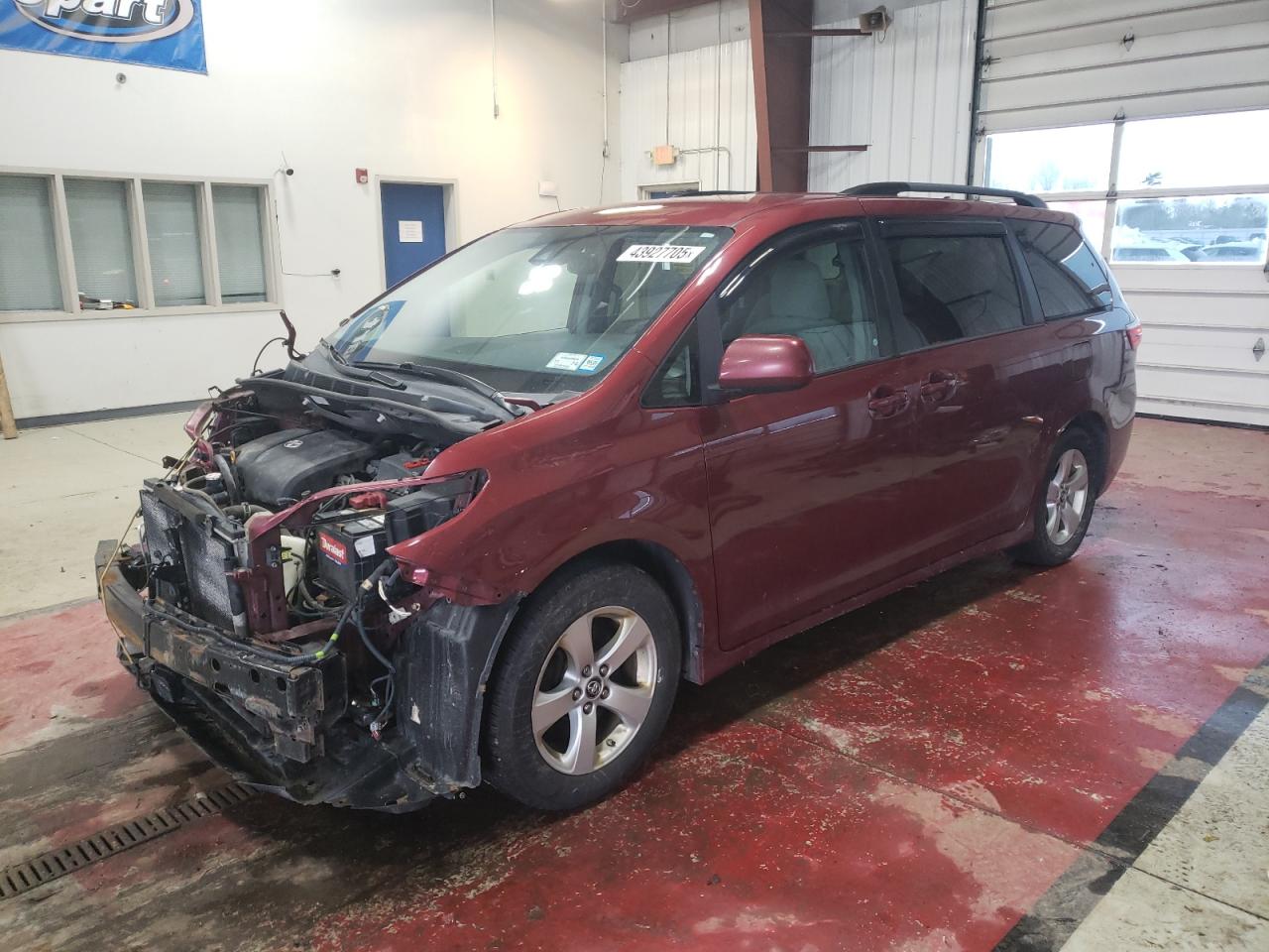 2018 Toyota Sienna - Image 1