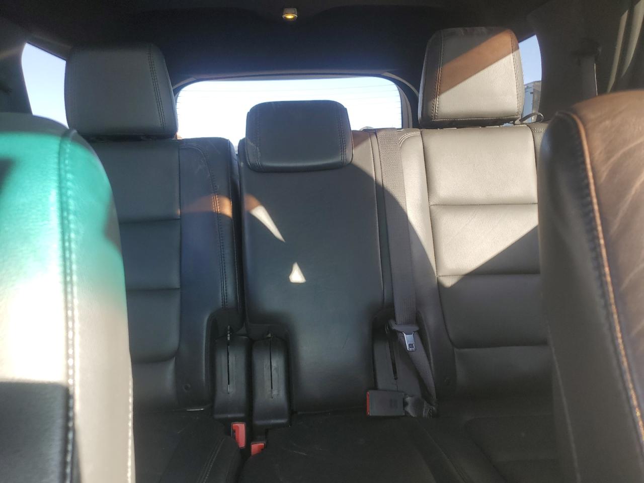 2015 Ford Explorer - Image 10