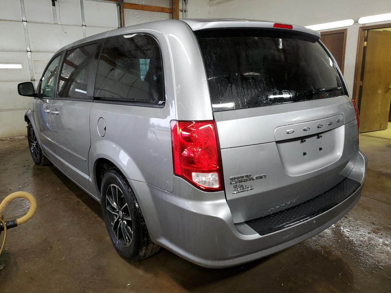 2016 Dodge Caravan - Image 2