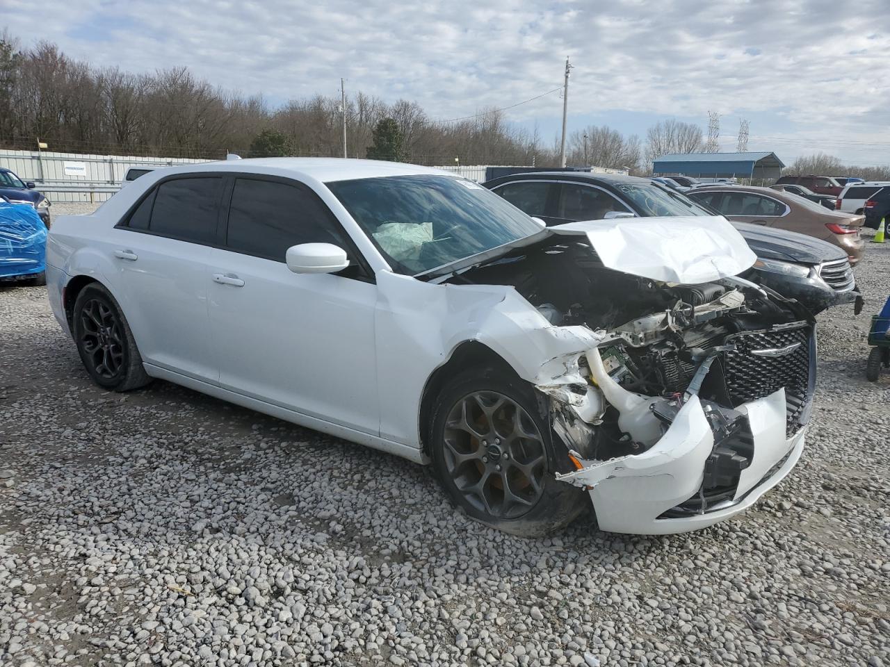 2016 Chrysler 300 - Image 4