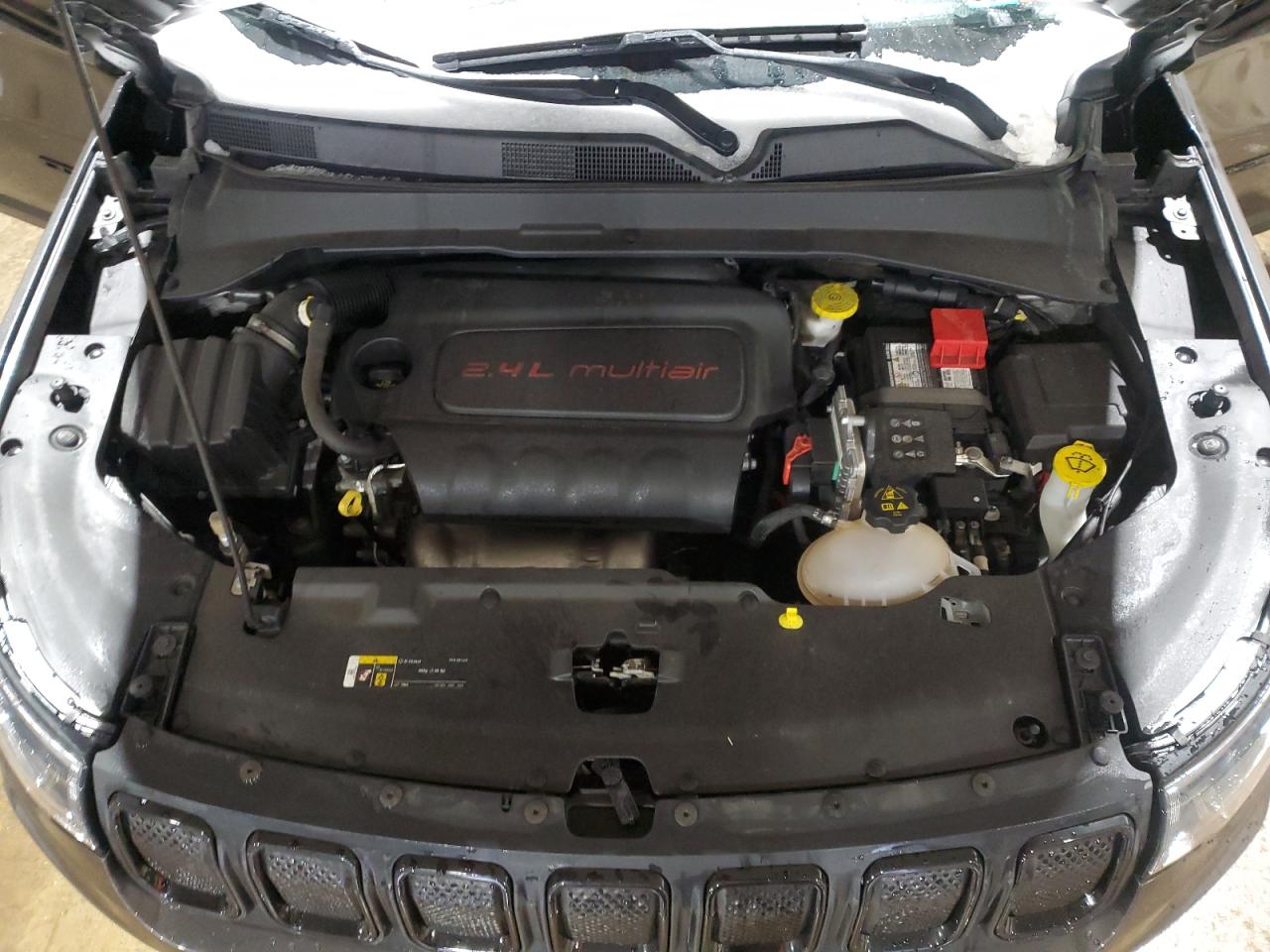2022 Jeep Compass - Image 11