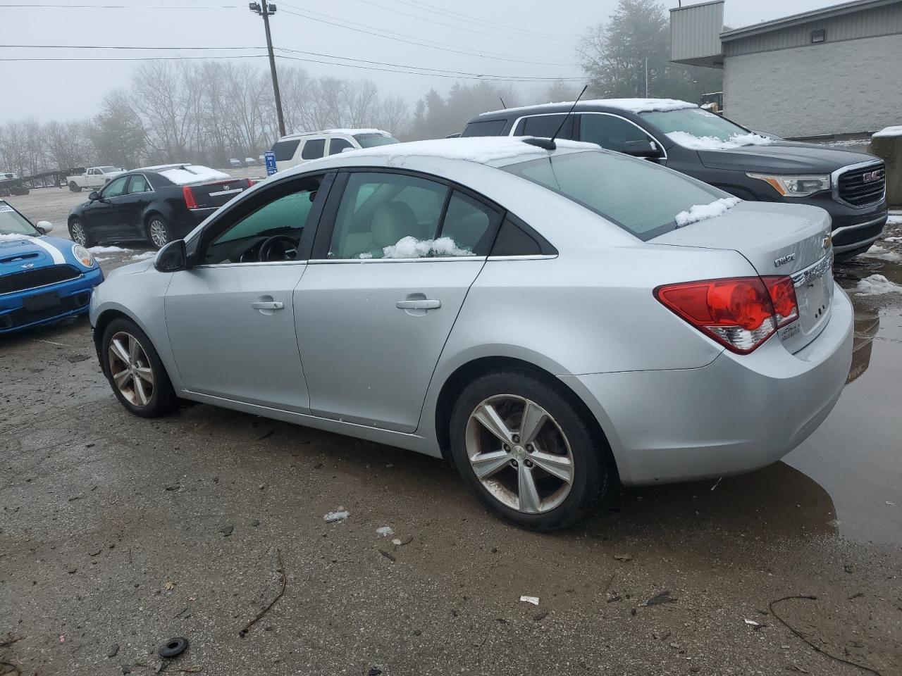 2015 Chevrolet Cruze - Image 2