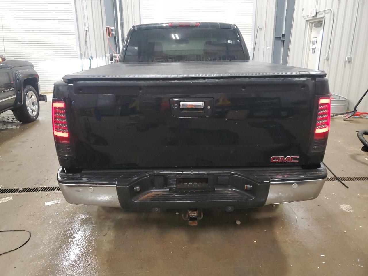 2011 GMC Sierra - Image 6