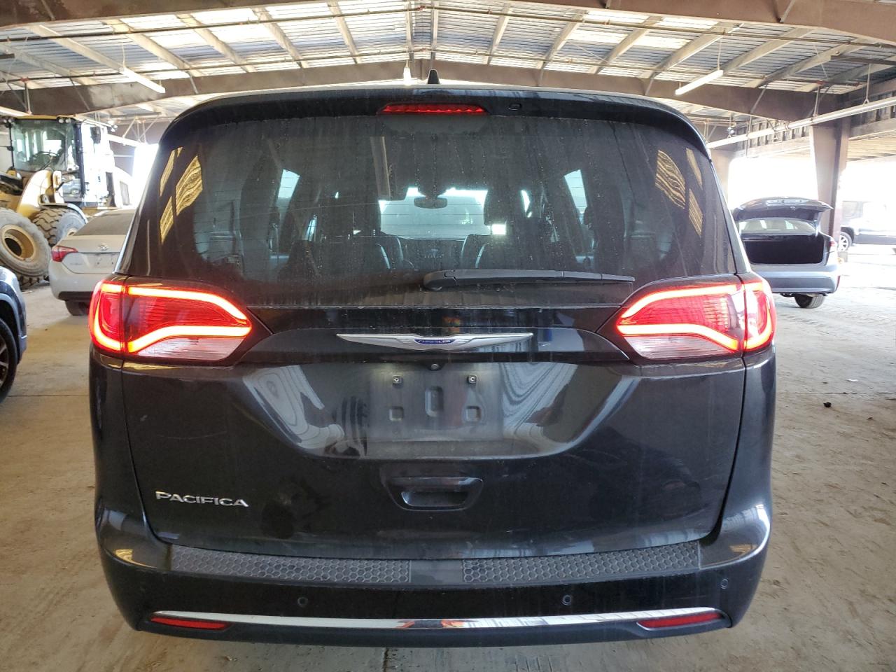 2019 Chrysler Pacifica - Image 6