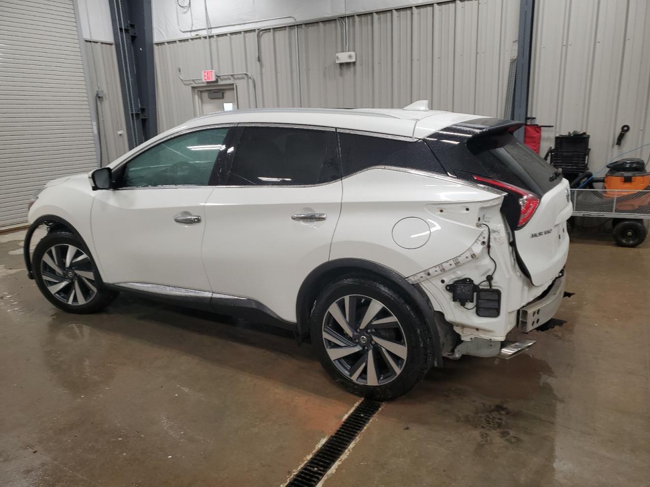 2018 Nissan Murano - Image 2
