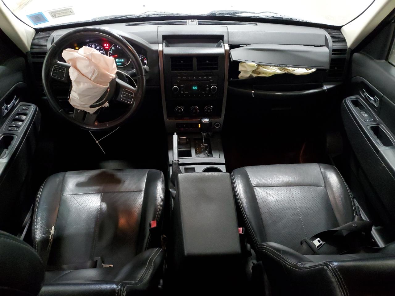 2012 Jeep Liberty (North America) - Image 8