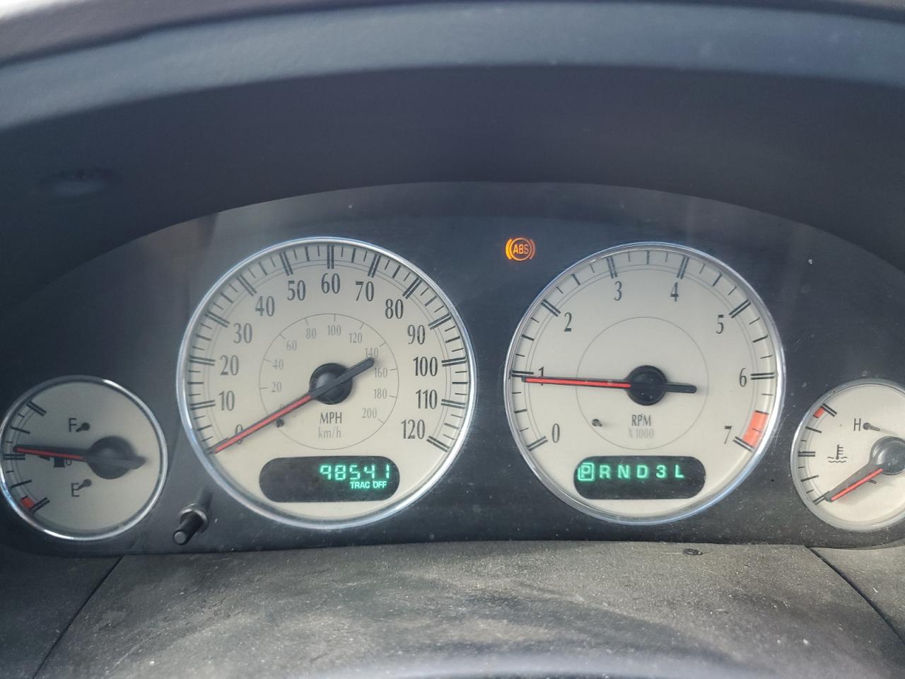 2003 Chrysler Town & Country - Image 9