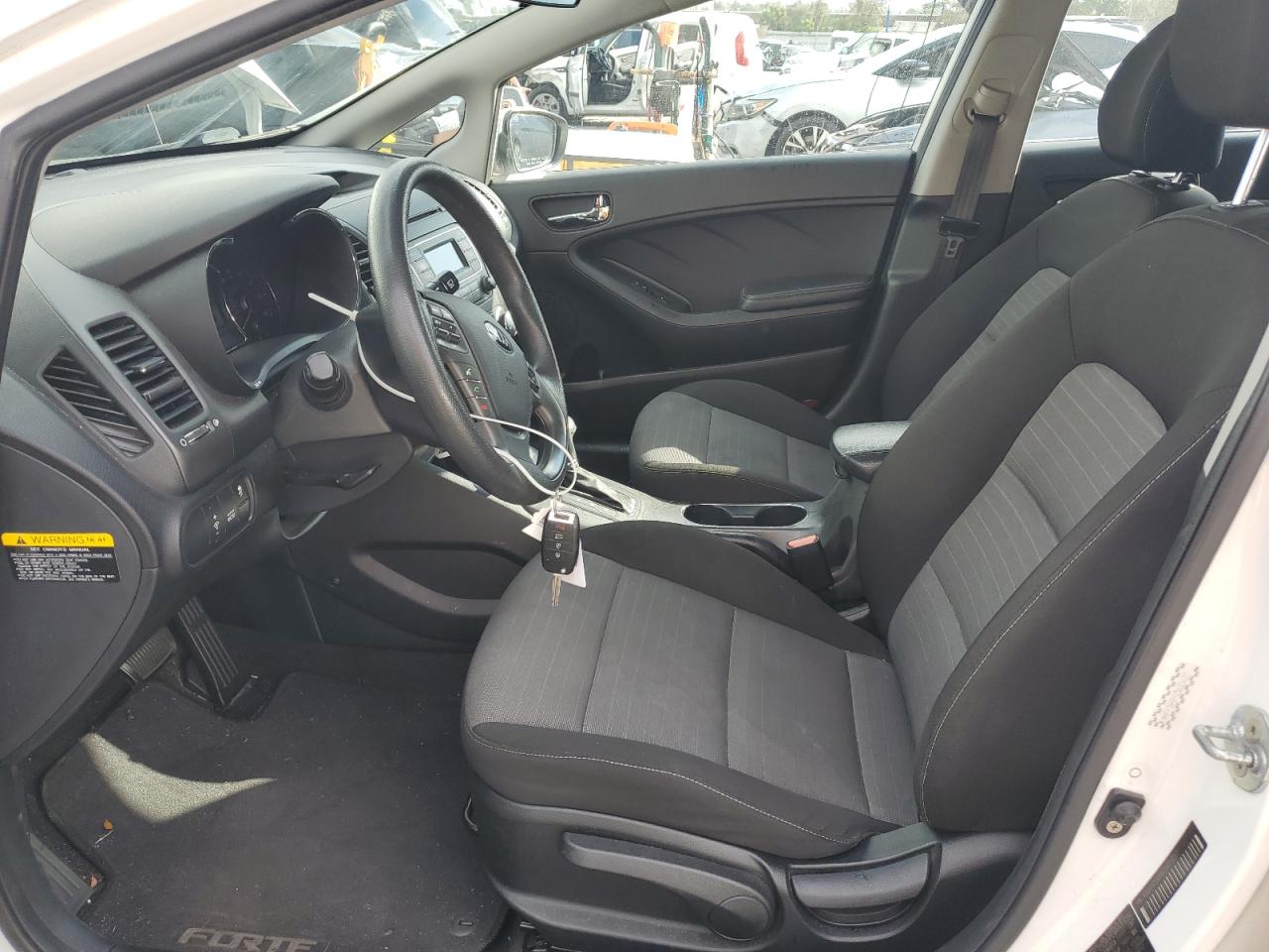 2016 Kia Forte - Image 7