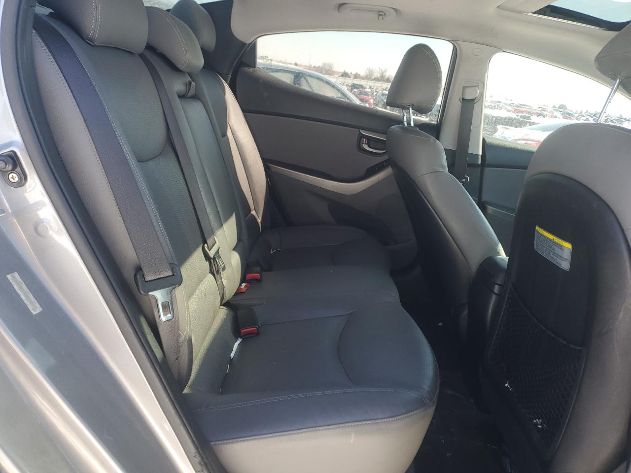 2012 Hyundai Elantra - Image 11