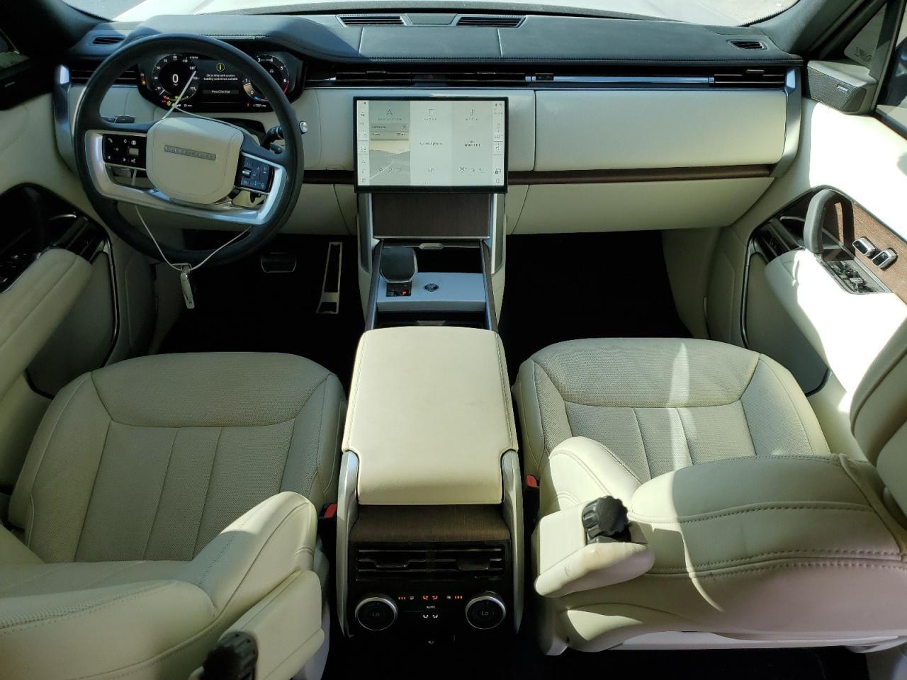 2024 Land Rover Range Rover - Image 8