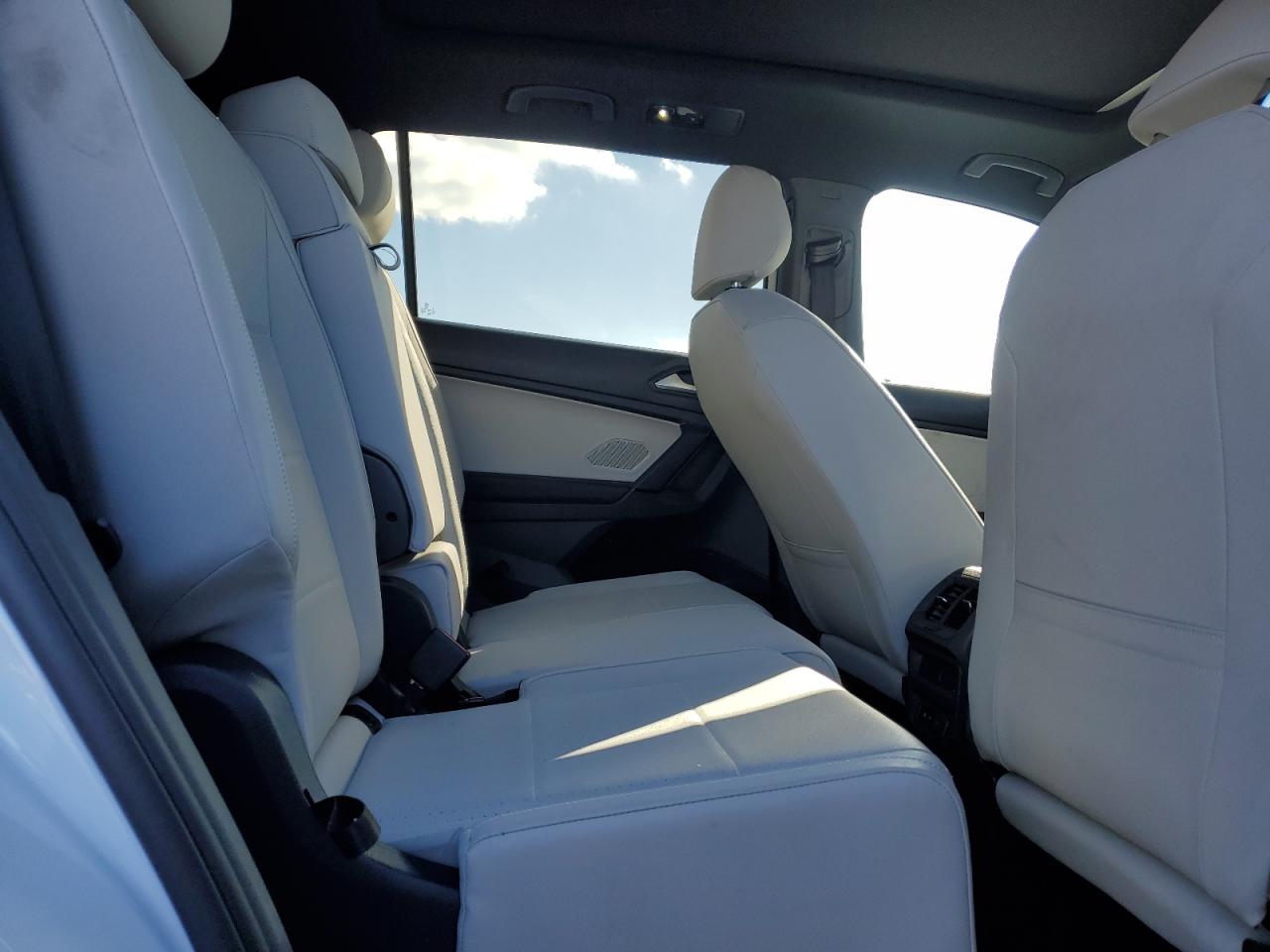 2019 Volkswagen Tiguan - Image 11