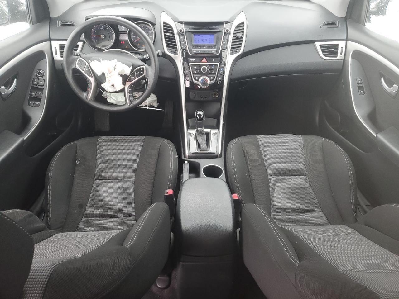 2013 Hyundai Elantra - Image 8