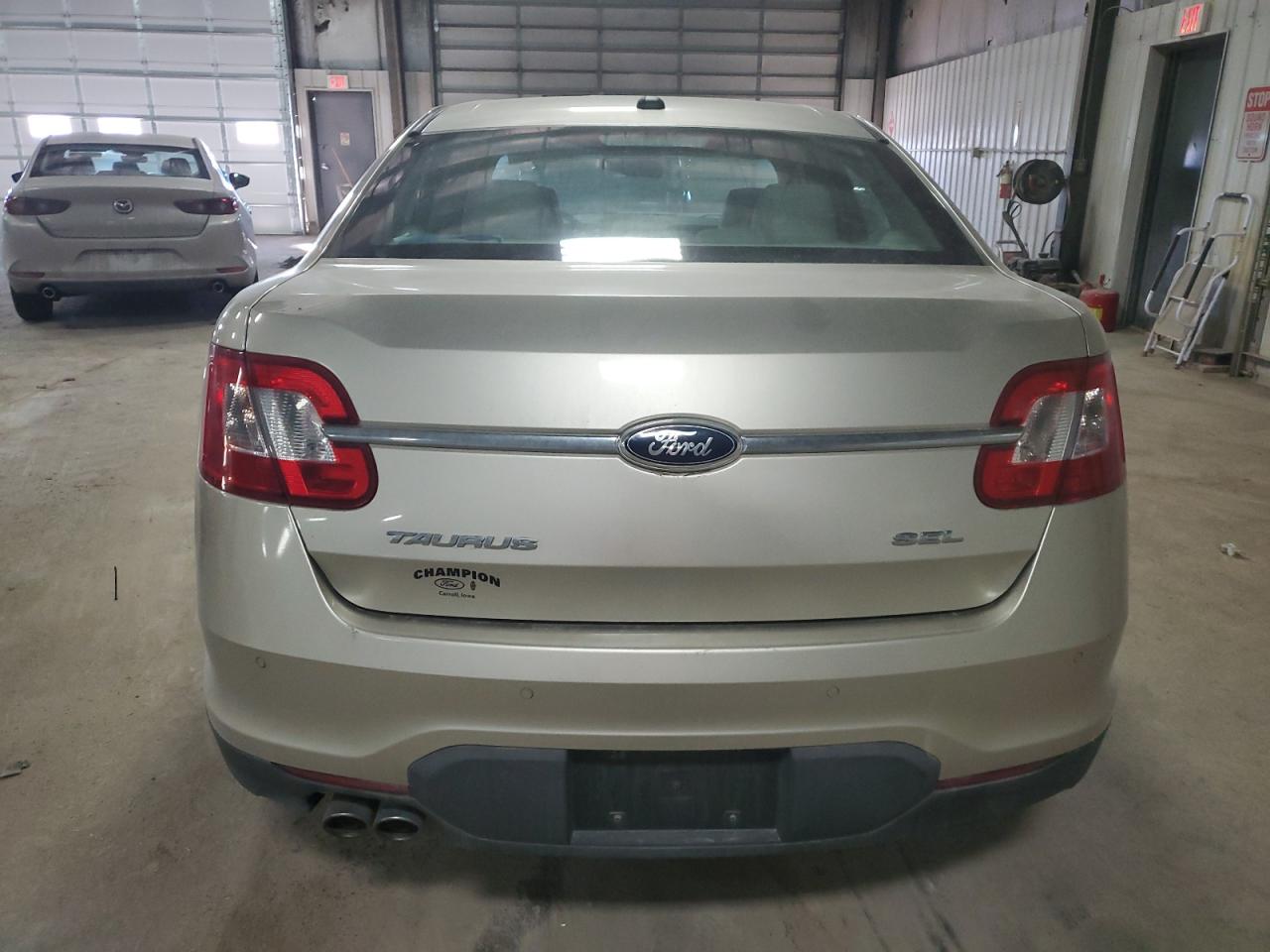 2011 Ford Taurus - Image 6
