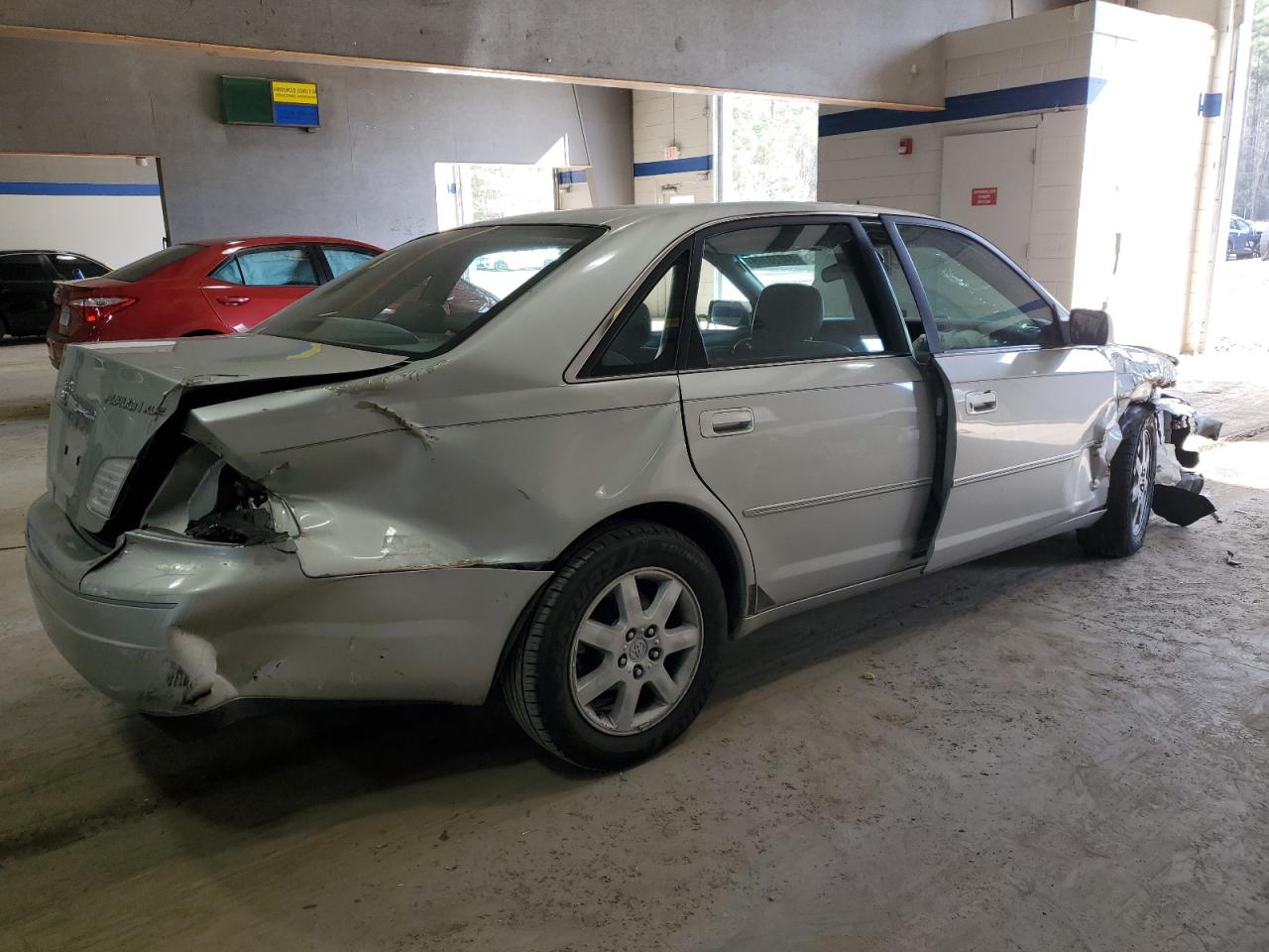 2001 Toyota Avalon - Image 3