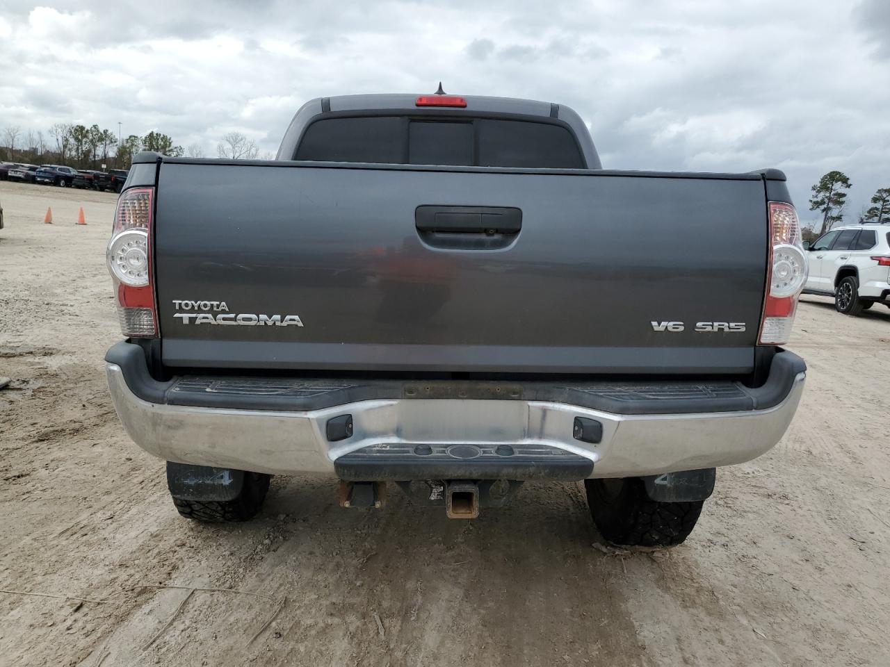 2015 Toyota Tacoma - Image 6