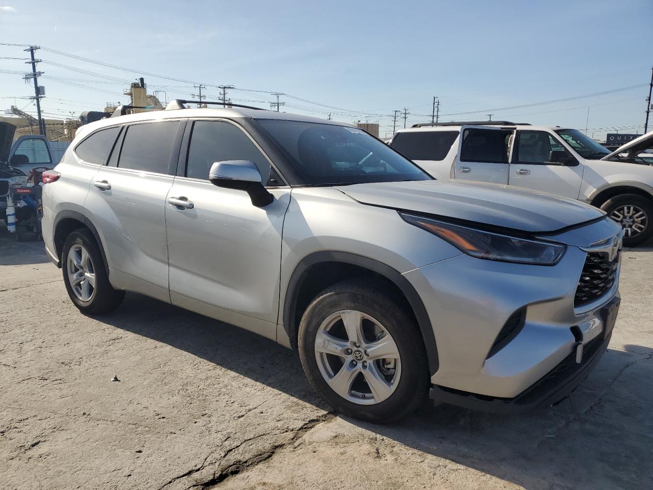 2021 Toyota Highlander - Image 4
