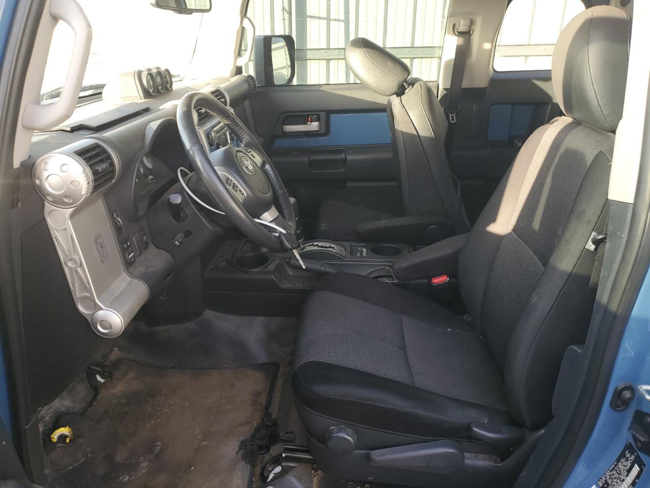 2011 Toyota FJ Cruiser - Image 7