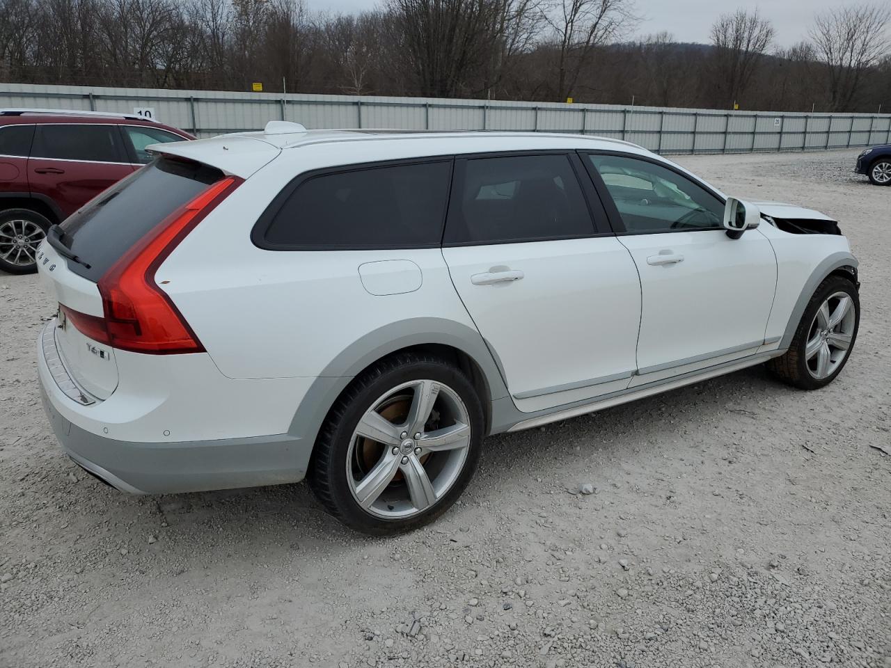 2018 Volvo V90 - Image 3