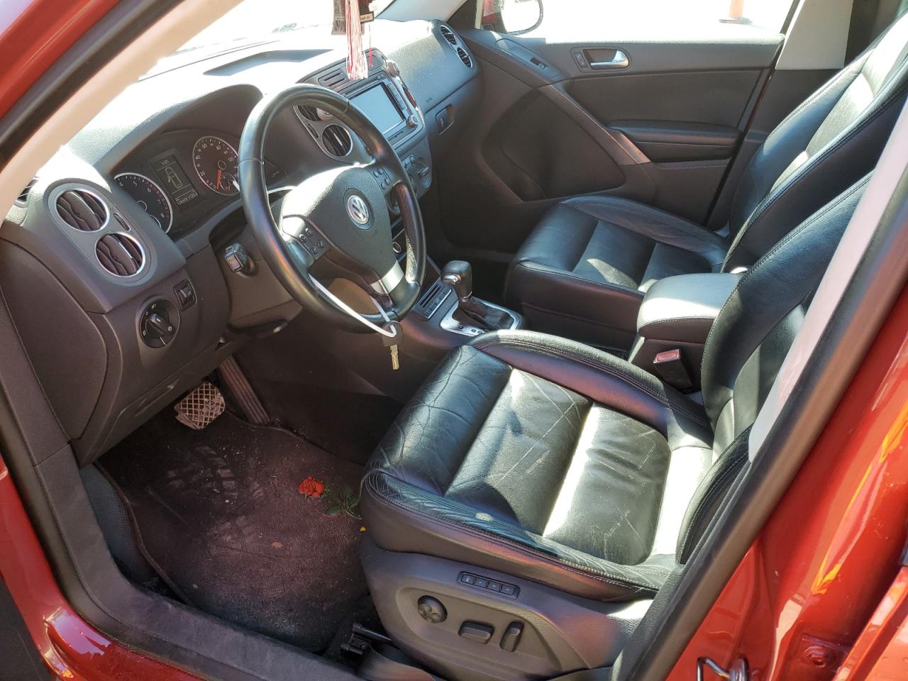 2010 Volkswagen Tiguan - Image 7