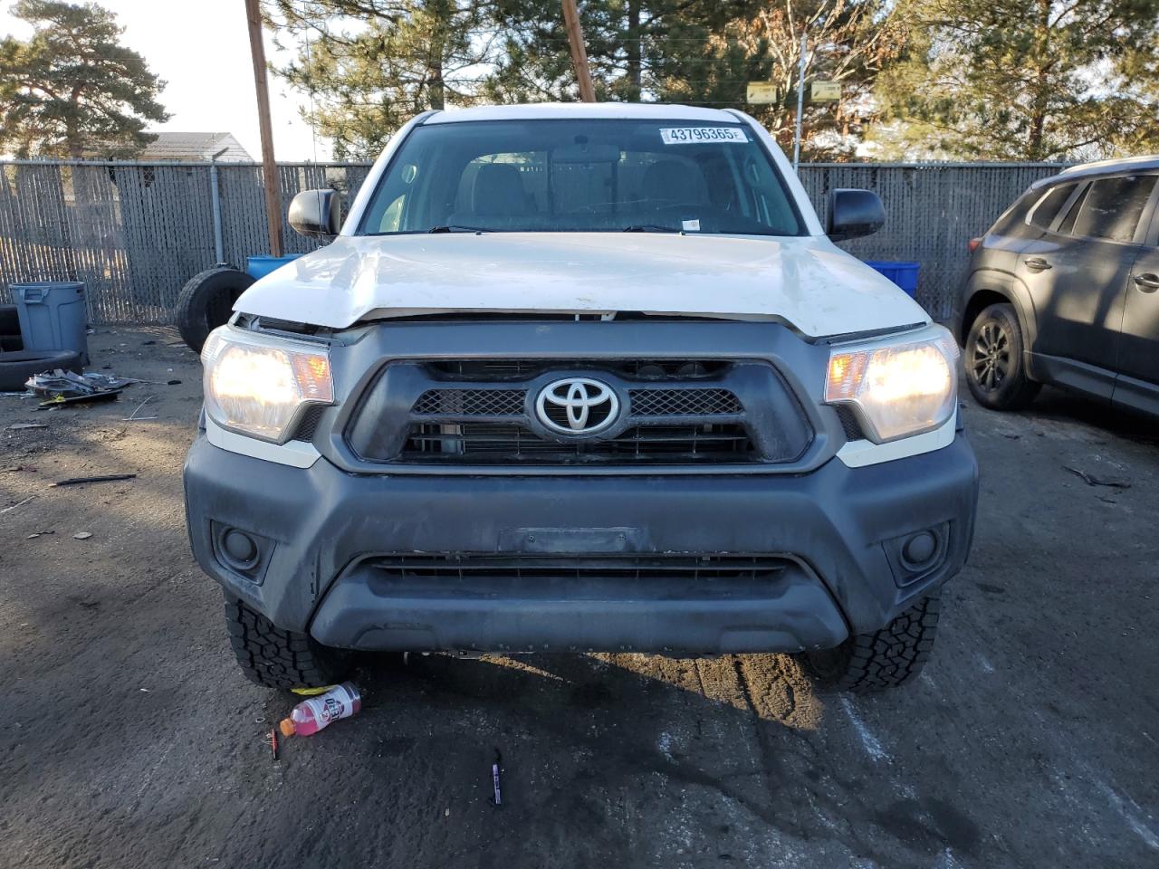 2015 Toyota Tacoma - Image 5