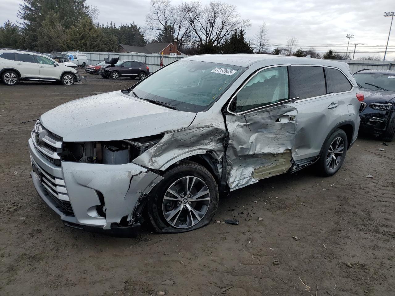 2019 Toyota Highlander - Image 1