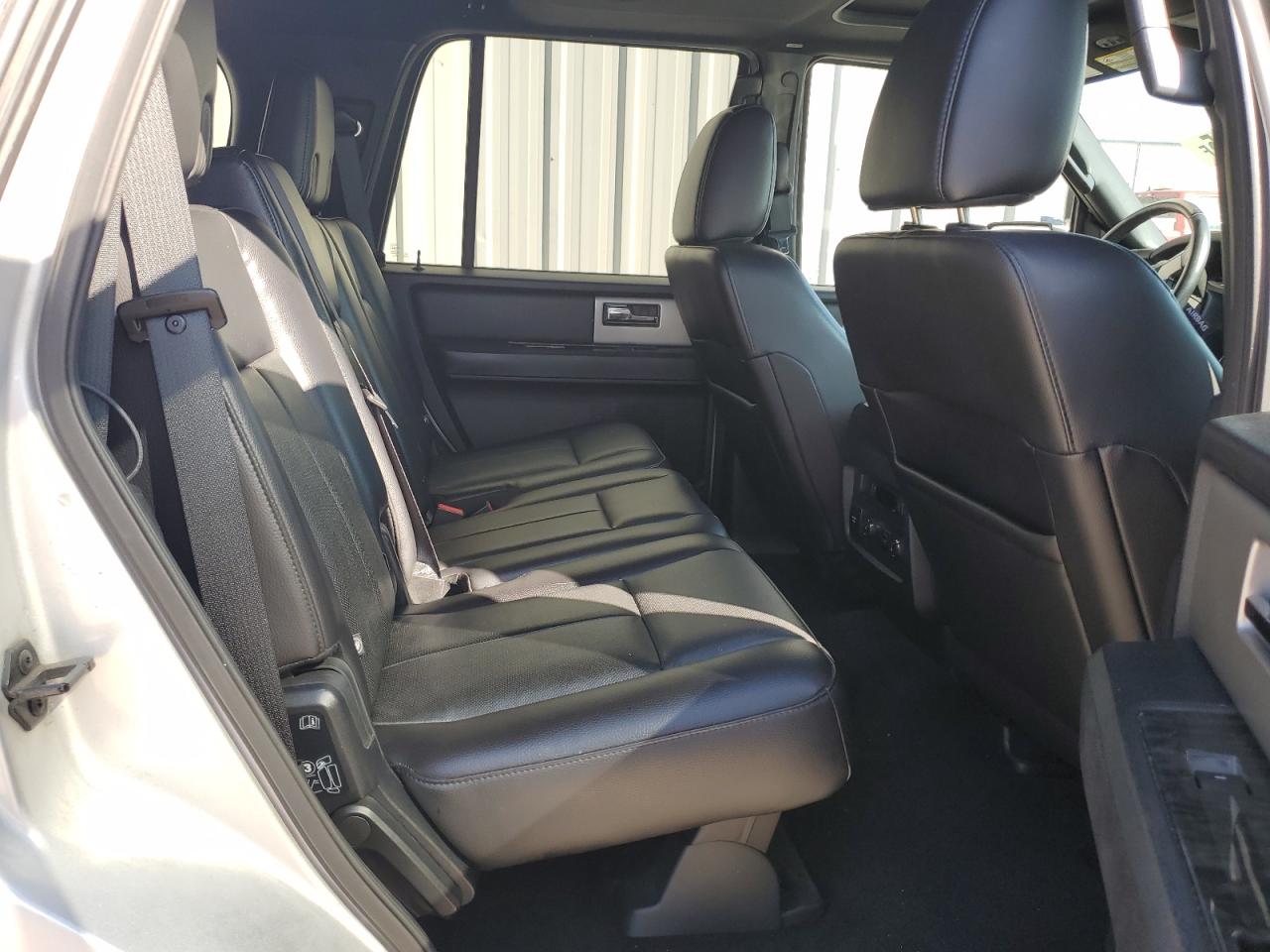 2016 Ford Expedition - Image 11