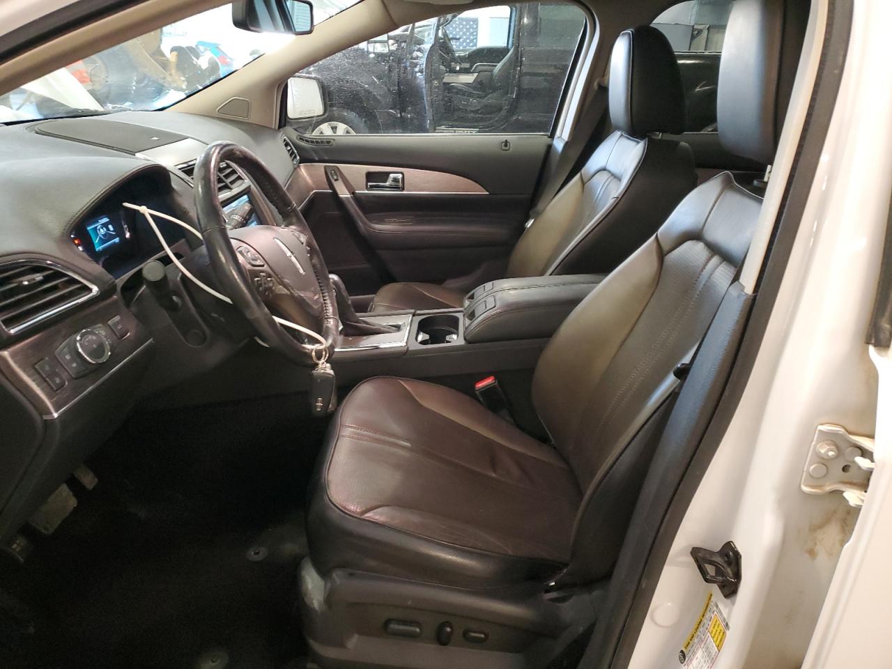 2011 Lincoln MKX - Image 7