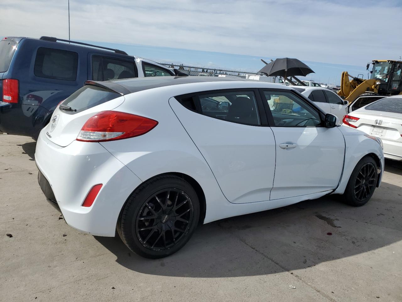 2017 Hyundai Veloster - Image 3