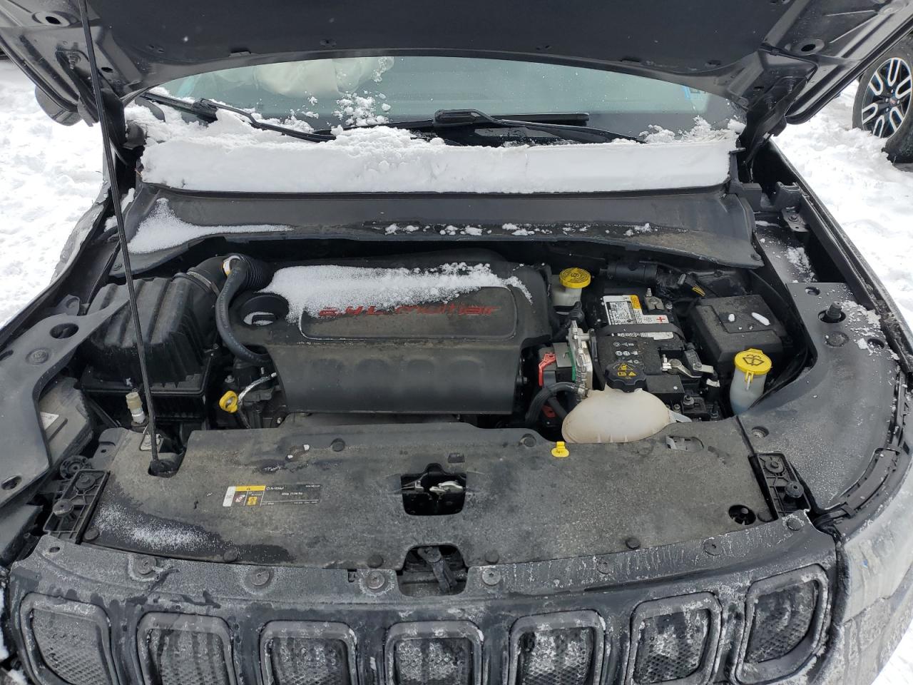 2022 Jeep Compass - Image 13