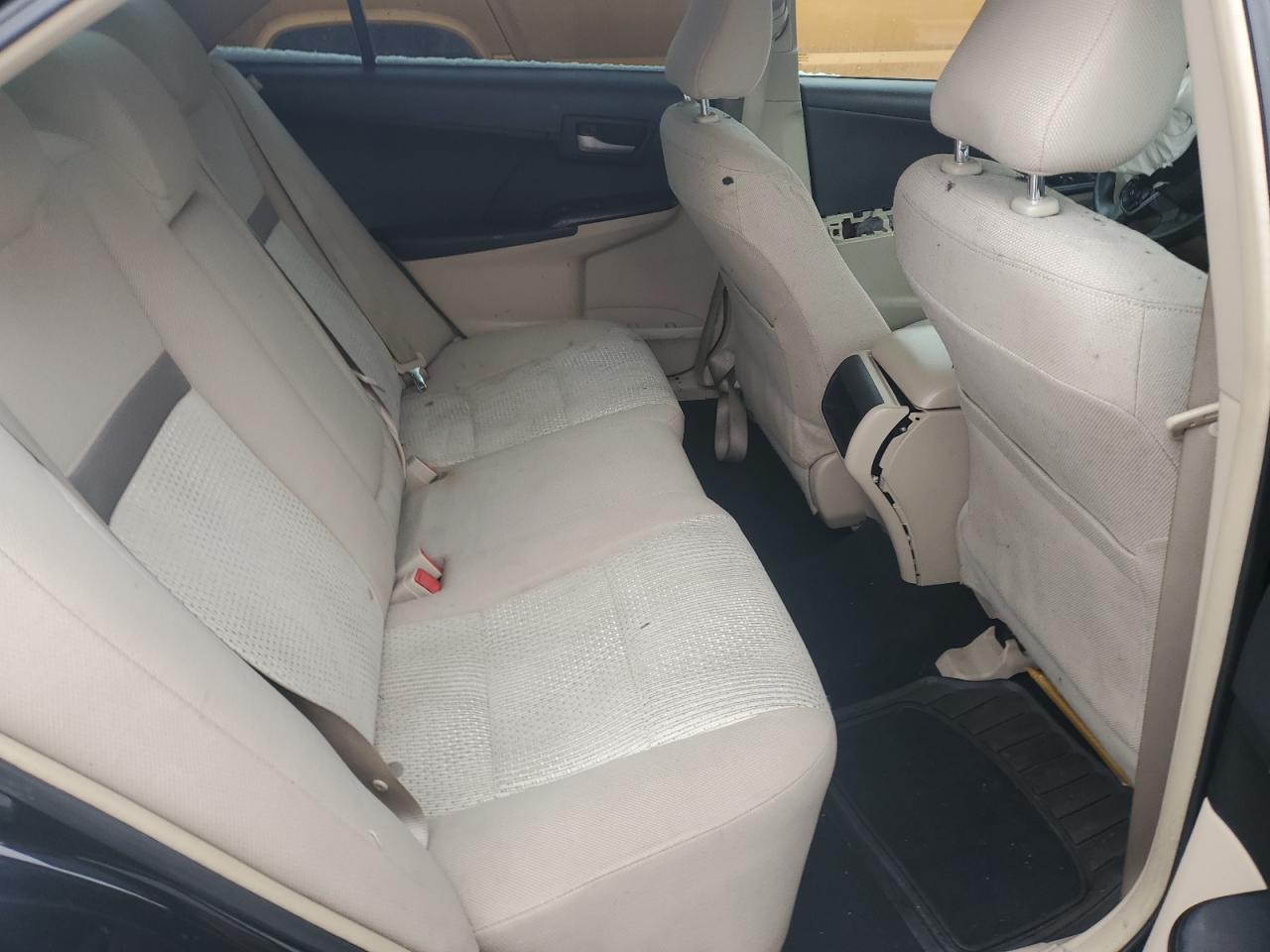 2013 Toyota Camry - Image 11